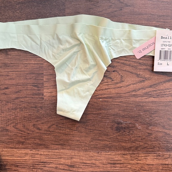 Sophie b. Seamless Thong Panty Large - Picture 3 of 5
